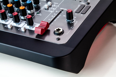 Микшерный пульт Allen&Heath ZED i 8